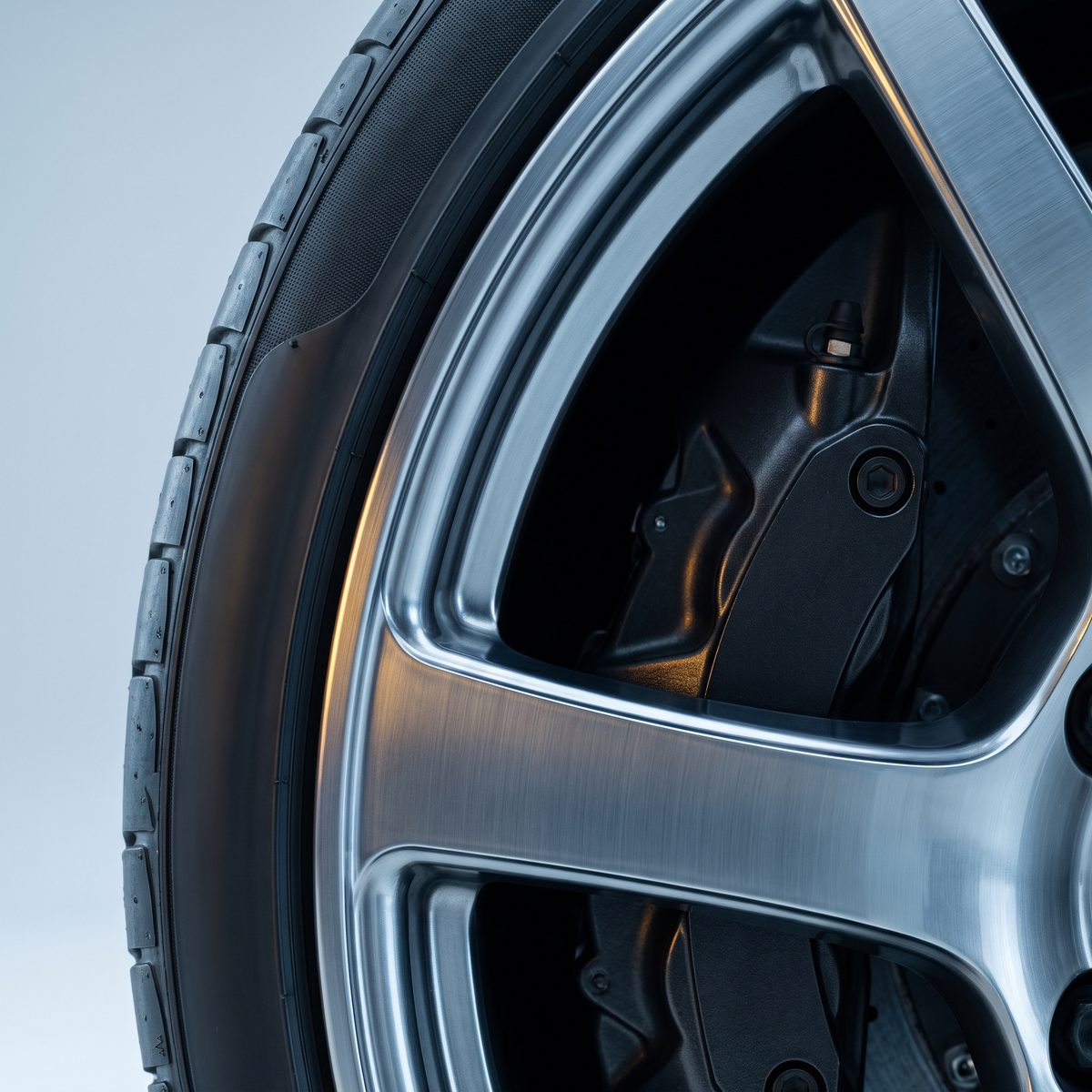 Close-up of the Porsche 911 Turbo S alloy wheel and brake caliper